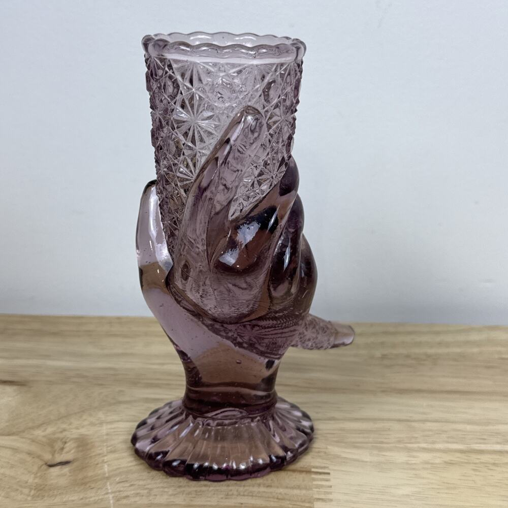 VINTAGE Fenton Art Glass Lavender Hand Holding Cornucopia Vase Daisy & Button 6” - Picture 3 of 9